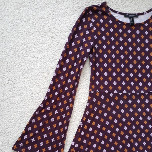 Forever 21 Bell Sleeve Floral Dress - Picture 4 of 5